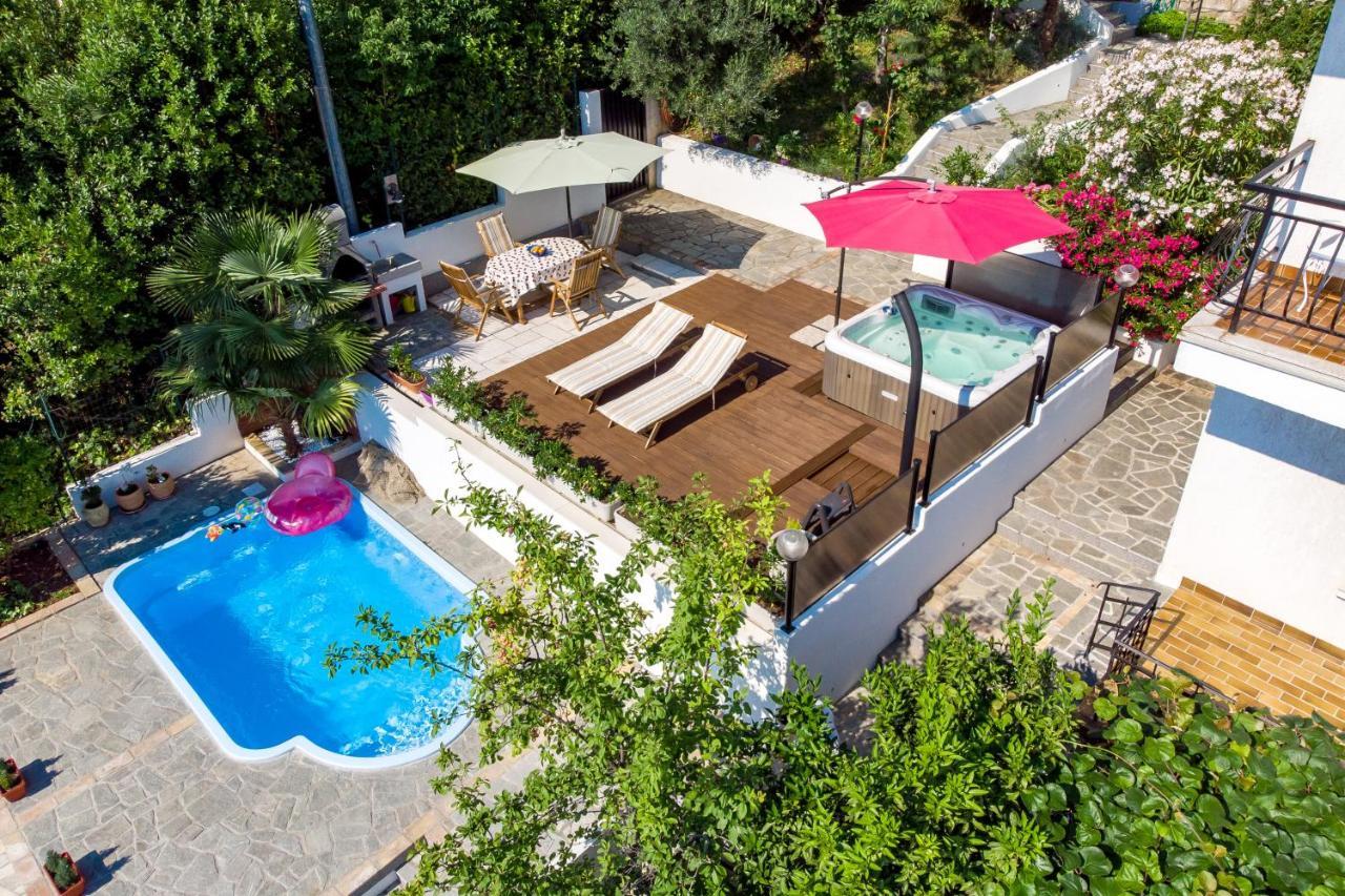 Apartmani Hrvatin *