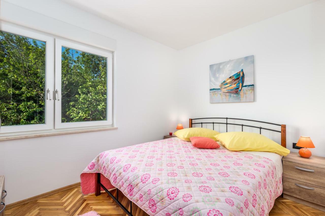 Apartmani Hrvatin *